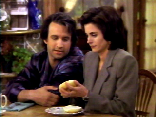 We can only assume Cox looked this uncomfortable for the series’ entire brief run. (Screenshot: The Trouble With Larry)